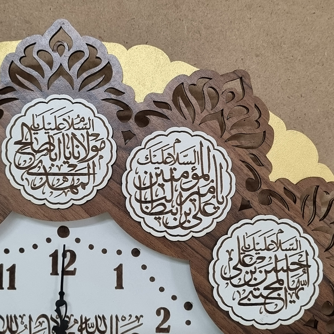 ساعت دیواری طرح مذهبی مدل پروانه طلائی