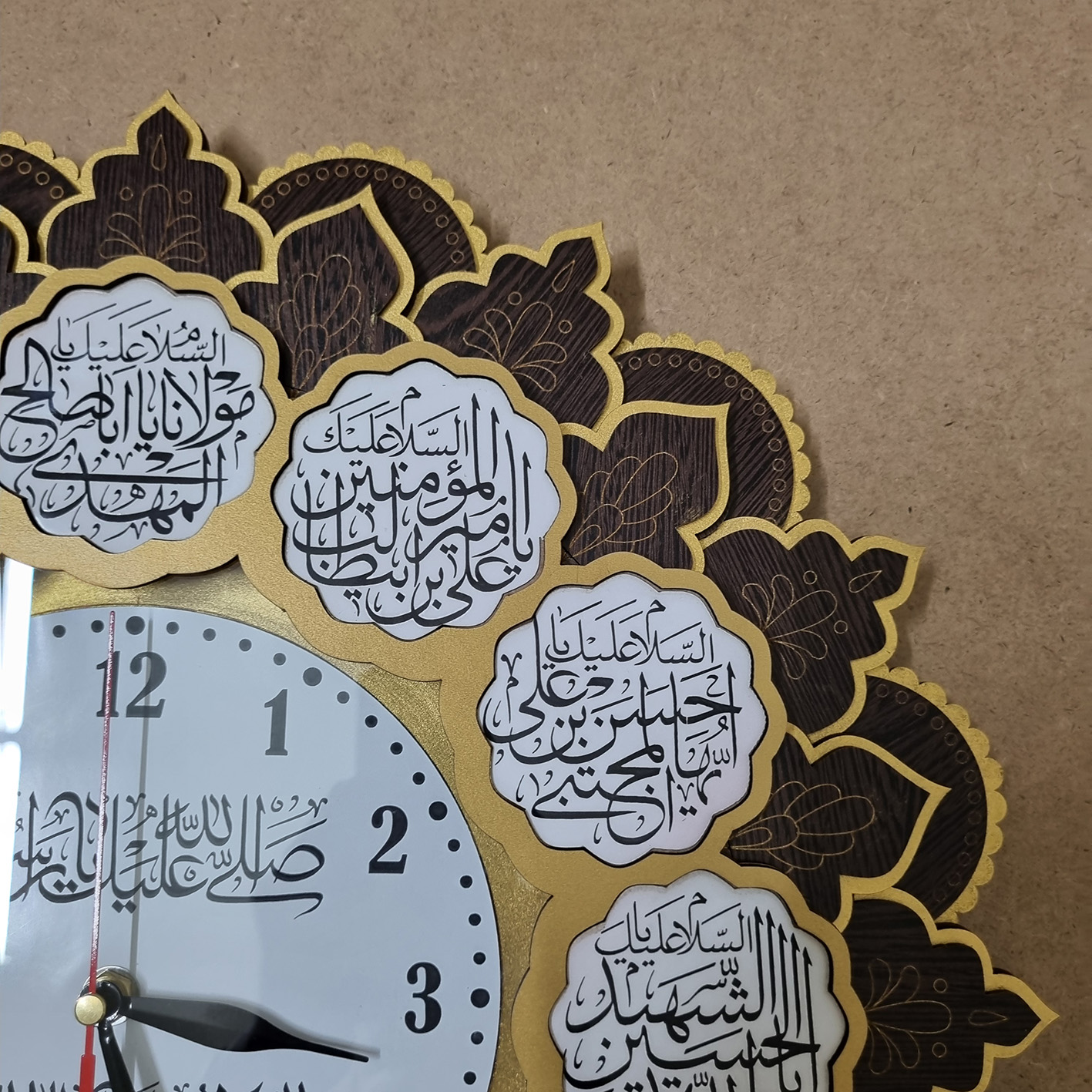 ساعت دیواری طرح مذهبی مدل ماهگل طلایی