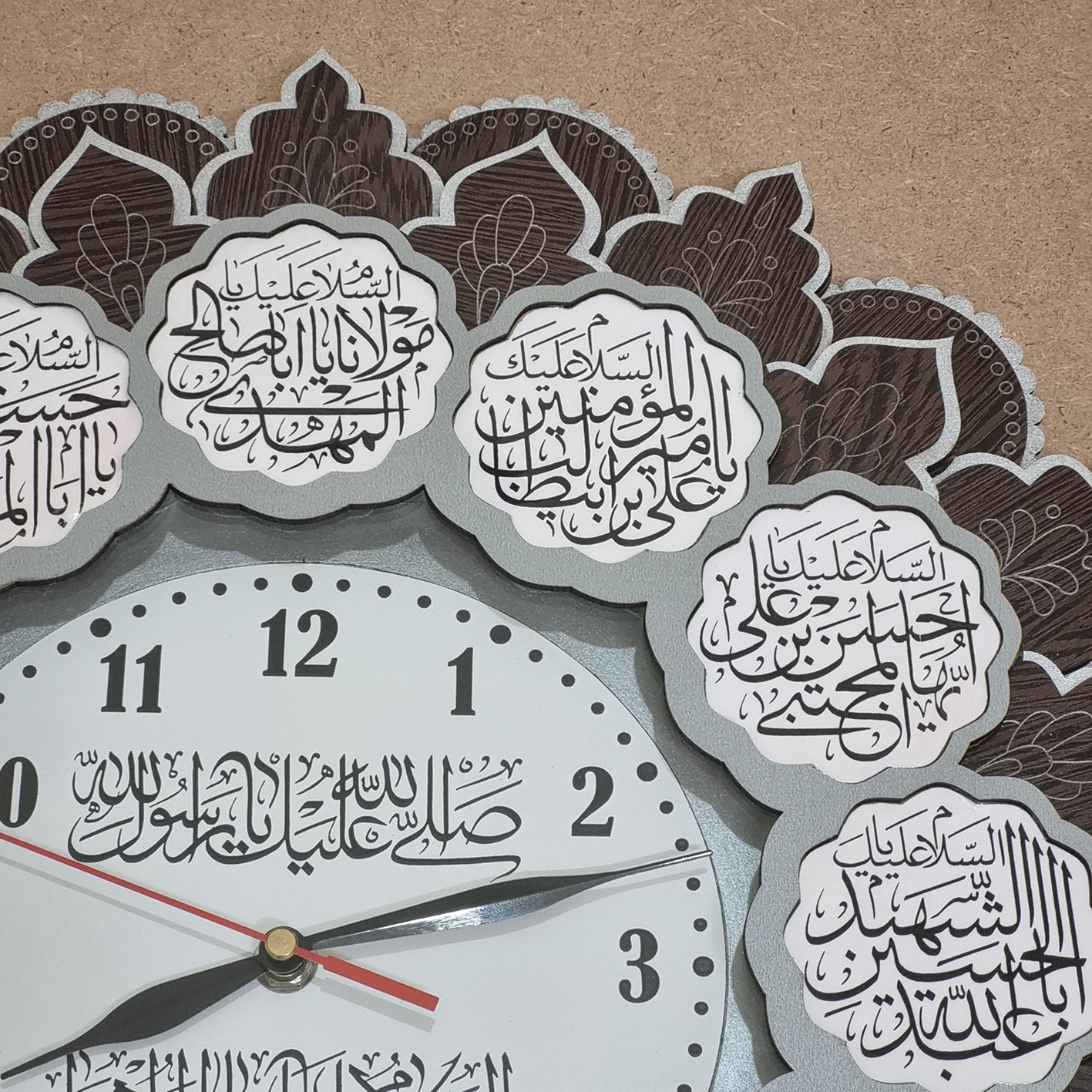 ساعت دیواری طرح مذهبی مدل ماهگل